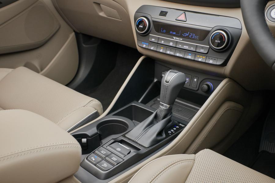 Детали интерьера Hyundai Tucson Highlander (TL) 2018 года  (AU) (фото 14 из 40)